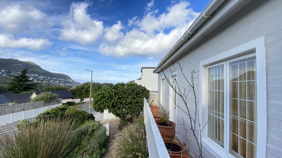 3 Bedroom Property for Sale in Glencairn Western Cape